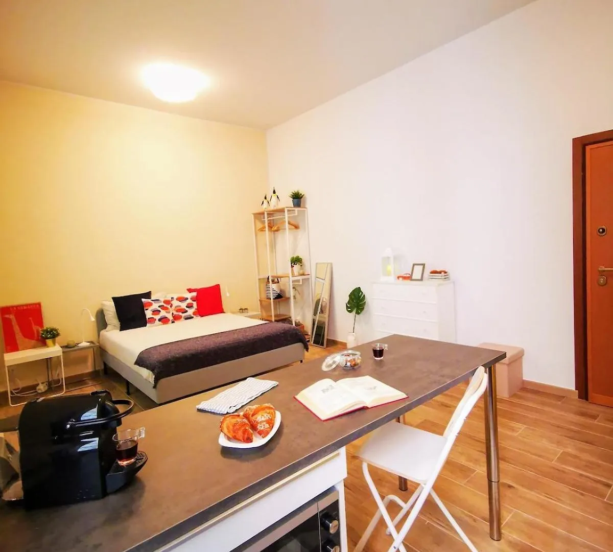Cozy Studio 50 Meters From The Metro Μιλάνο Διαμέρισμα